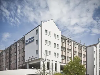 B&B Hotel Rastatt מלון