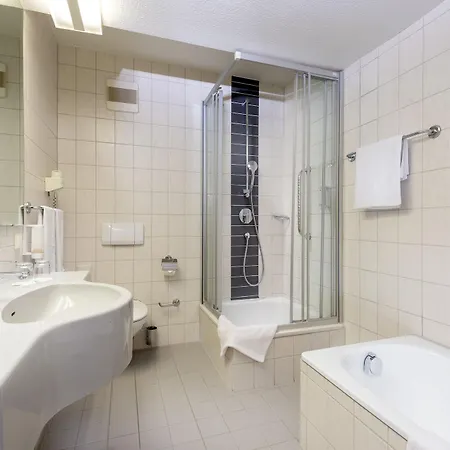 B&B Hotel Rastatt מלון