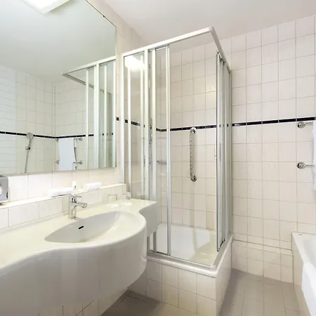 B&B Hotel Rastatt מלון