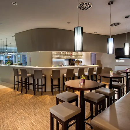 B&B Hotel Rastatt 호텔