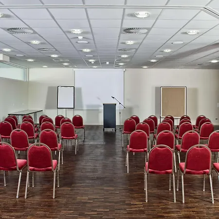 B&B Hotel Rastatt מלון 3*