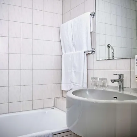 B&B Hotel Rastatt מלון ראסטאט